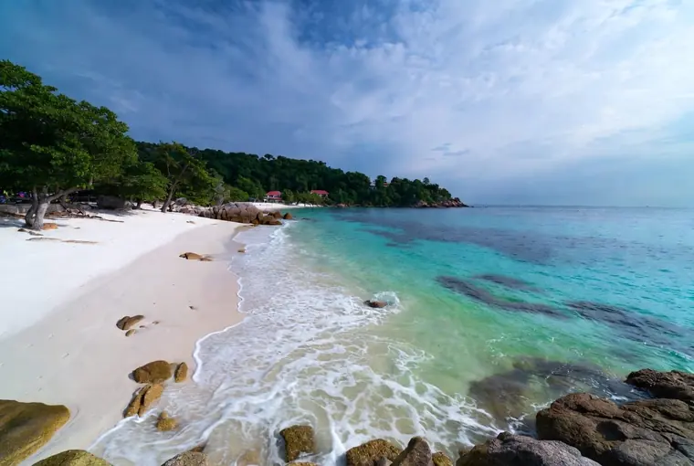 Sai Kaew Beach on Koh Samet with white sand and clear turquoise water